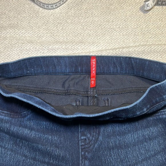 SPANX Navy Blue Pull on Skinny Jeans. Size Medium - Picture 11 of 12